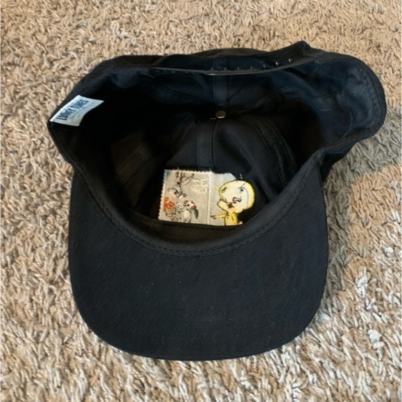 New Vintage Looney Tunes Stamp Collection Tweety Bird Bugs Bunny Cap Black - Picture 4 of 6